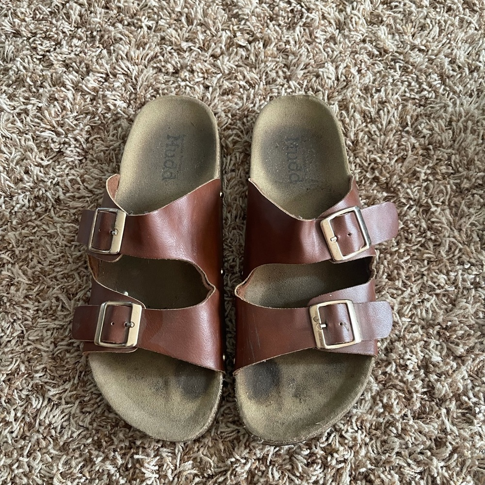 cute sandals!